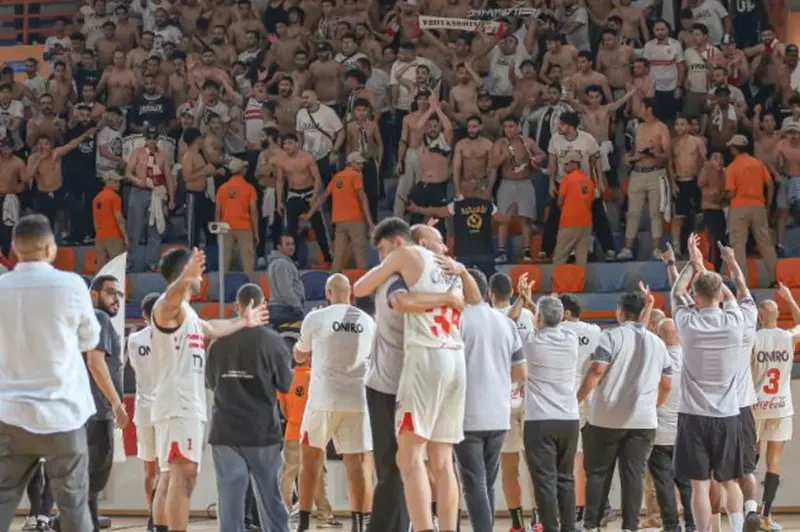 جماهير الزمالك خلال مباراة الأهلي في قمة دوري السل